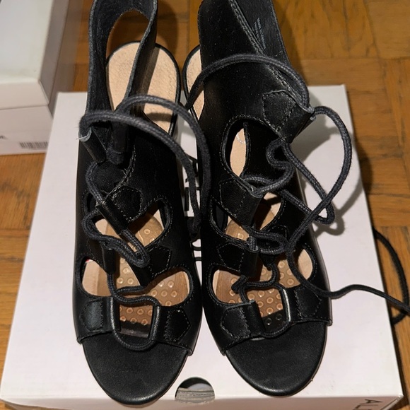 Aldo lace up block heels - Picture 1 of 3